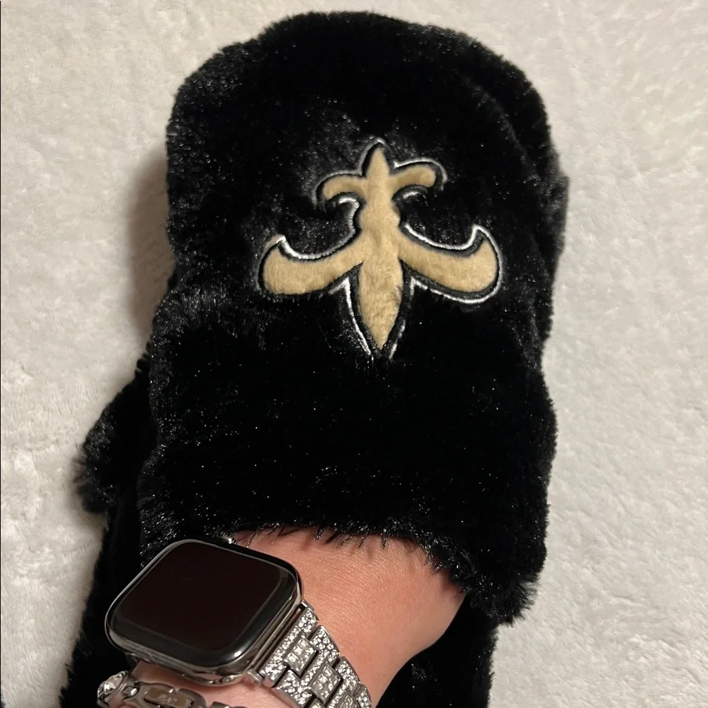 Black and Gold Fleur-de-Lis Women's Head Cover Scarf and Glove Set. NWOT